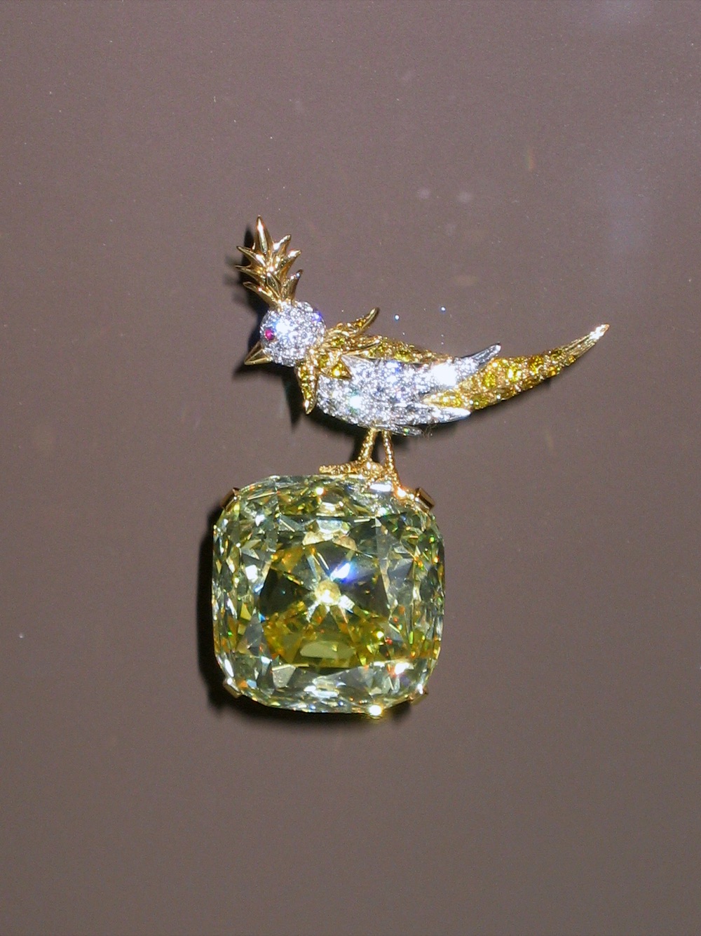The Tiffany Diamond, a large cushion-cut fancy yellow diamond